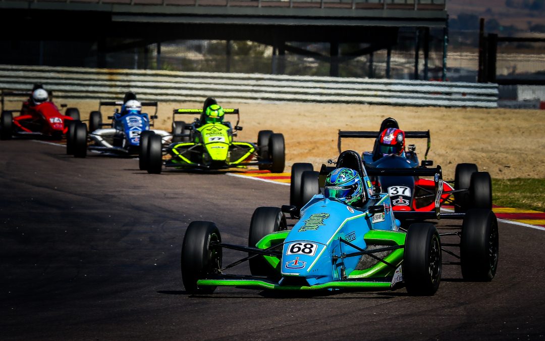 A QUICK ENSOR-SMITH CLAIMS DOUBLE RUNNER-UP FORMULA 1600 FINISH